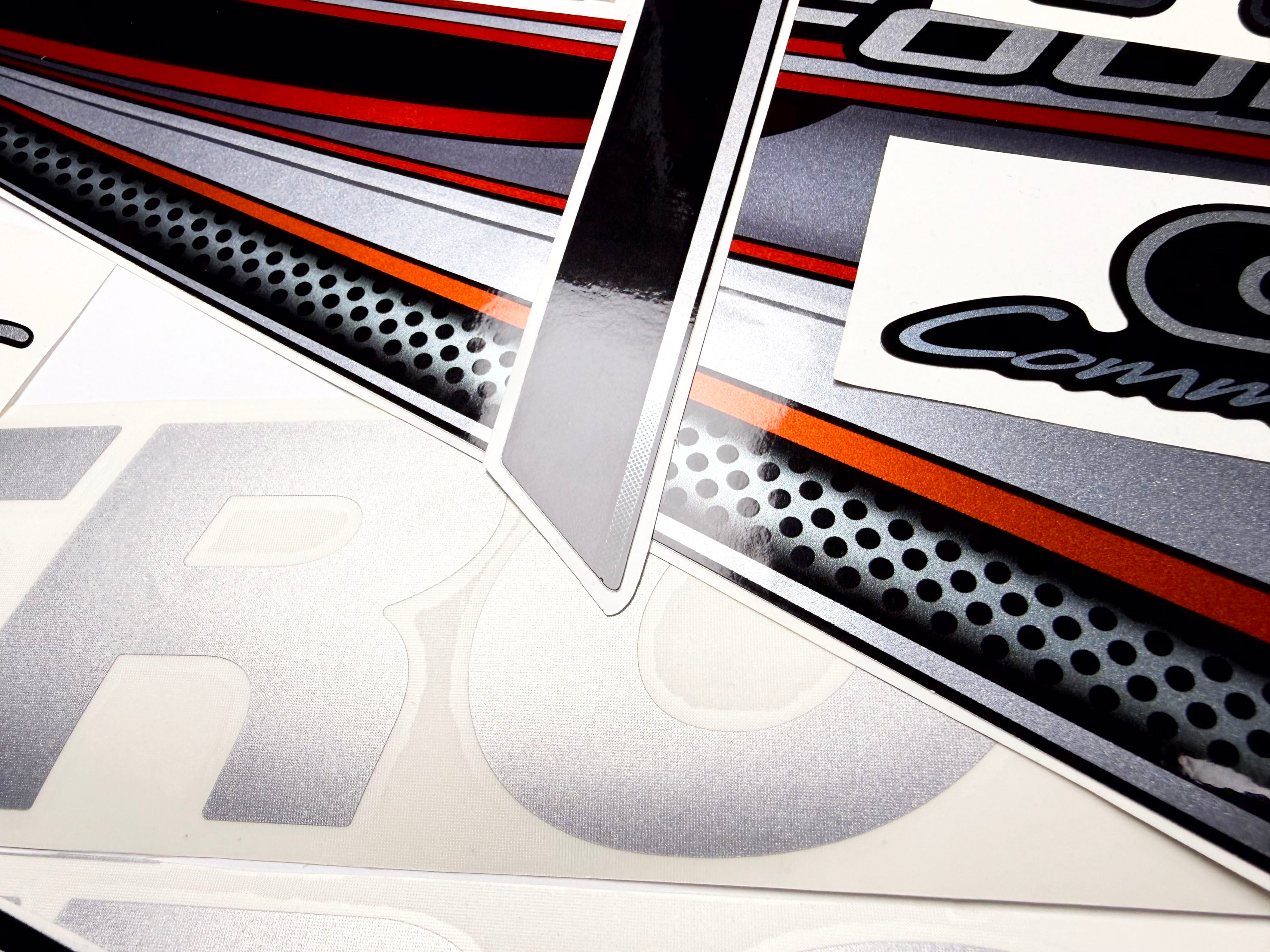 Vinyl graphic silver shimmer decals set suitable for Mercury 115 hp four stroke outboard engine. Vinyl silver shimmer stickers kit for Mercury 115 hp four stroke Handmade