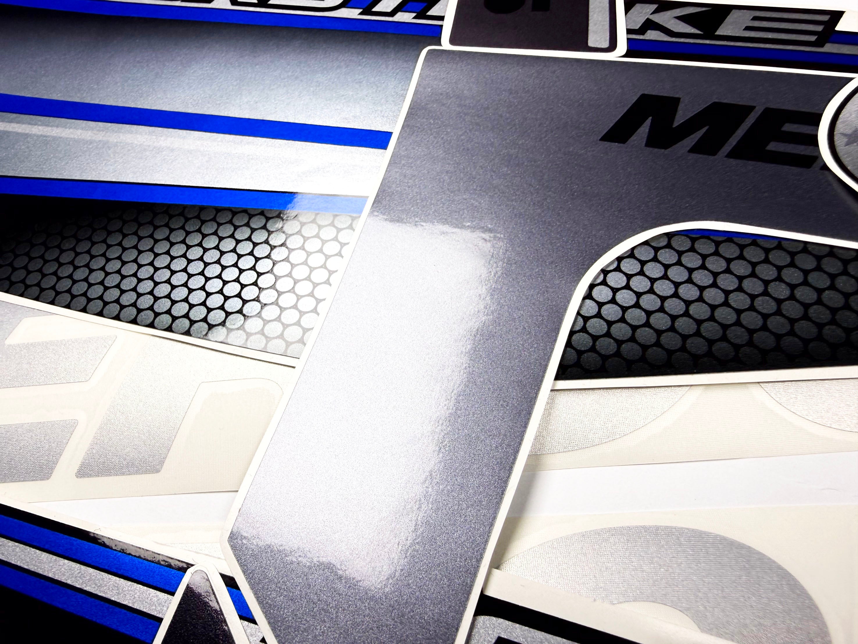 Vinyl graphic silver shimmer blue decals set suitable for Mercury 135 hp four stroke outboard engine. Vinyl silver shimmer stickers kit for Mercury 135 hp four stroke Handmade