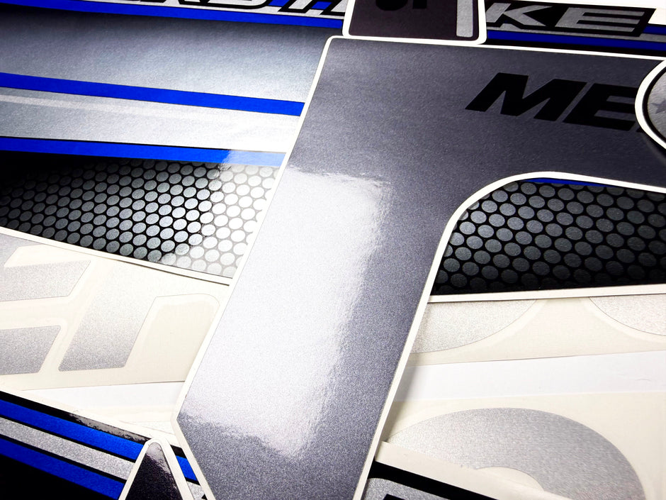 Vinyl graphic silver shimmer blue decals set suitable for Mercury 135 hp four stroke outboard engine. Vinyl silver shimmer stickers kit for Mercury 135 hp four stroke Handmade