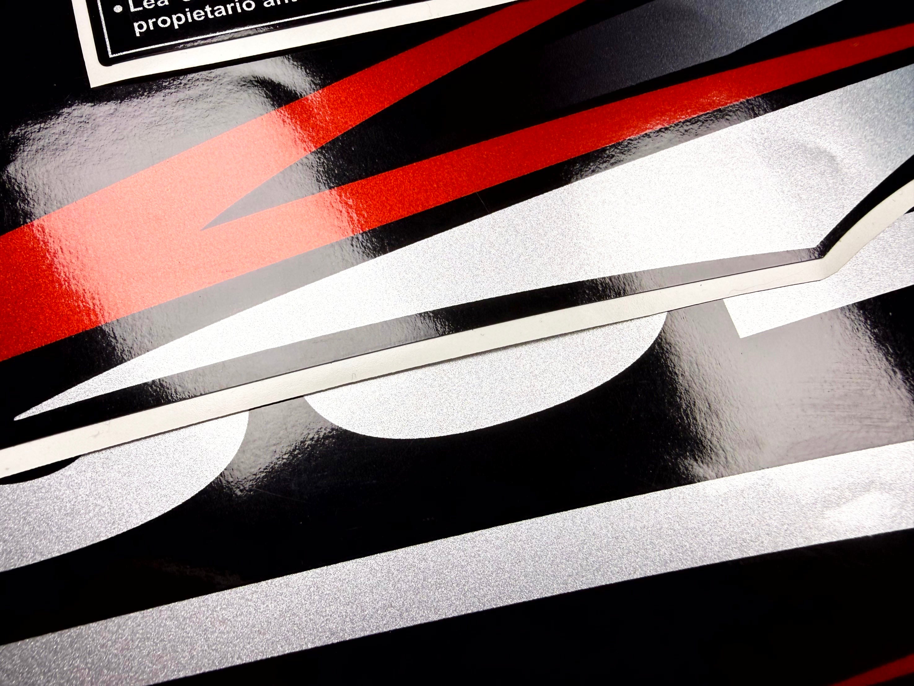 Vinyl graphic red silver shimmer decals set suitable for Suzuki 70 hp four stroke outboard engine. Vinyl stickers kit for suzuki 70 hp four stroke Handmade