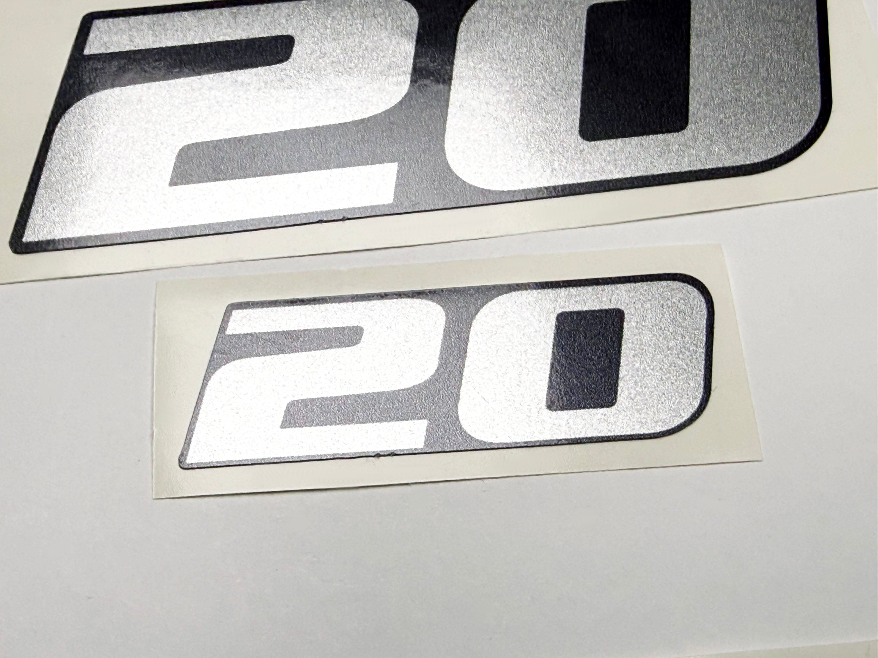 Vinyl graphic metalized silver shimmer decals set suitable for Yamaha 20 hp four stroke outboard engine. Vinyl stickers kit for Yamaha 20 hp four stroke Handmade