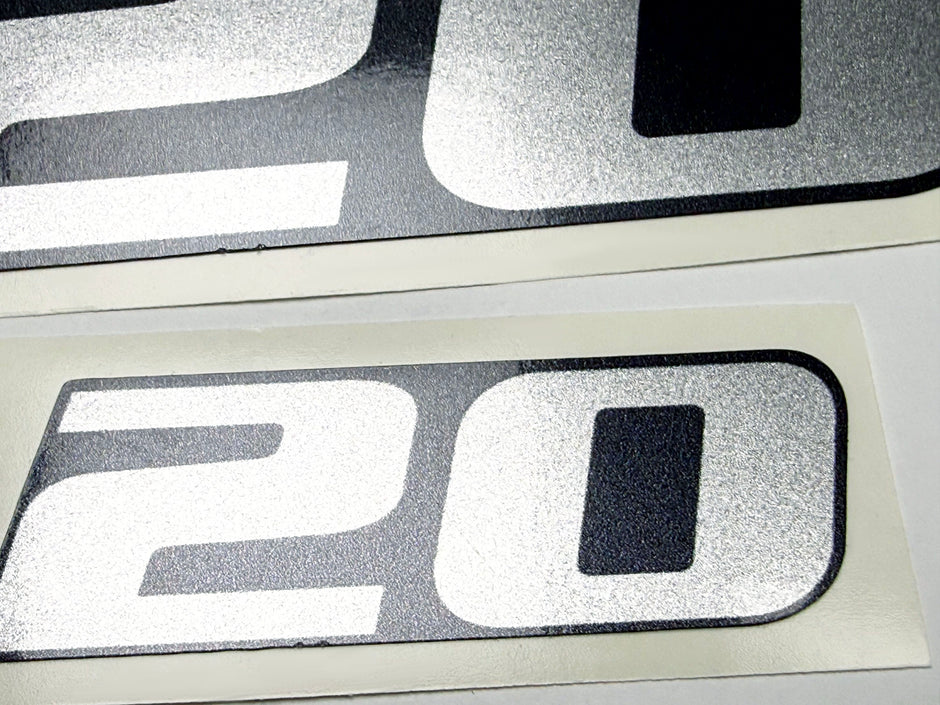 Vinyl graphic metalized silver shimmer decal number for Yamaha 20 hp four stroke outboard engine. Vinyl sticke numbers kit for yamaha 20 hp four stroke Handmade