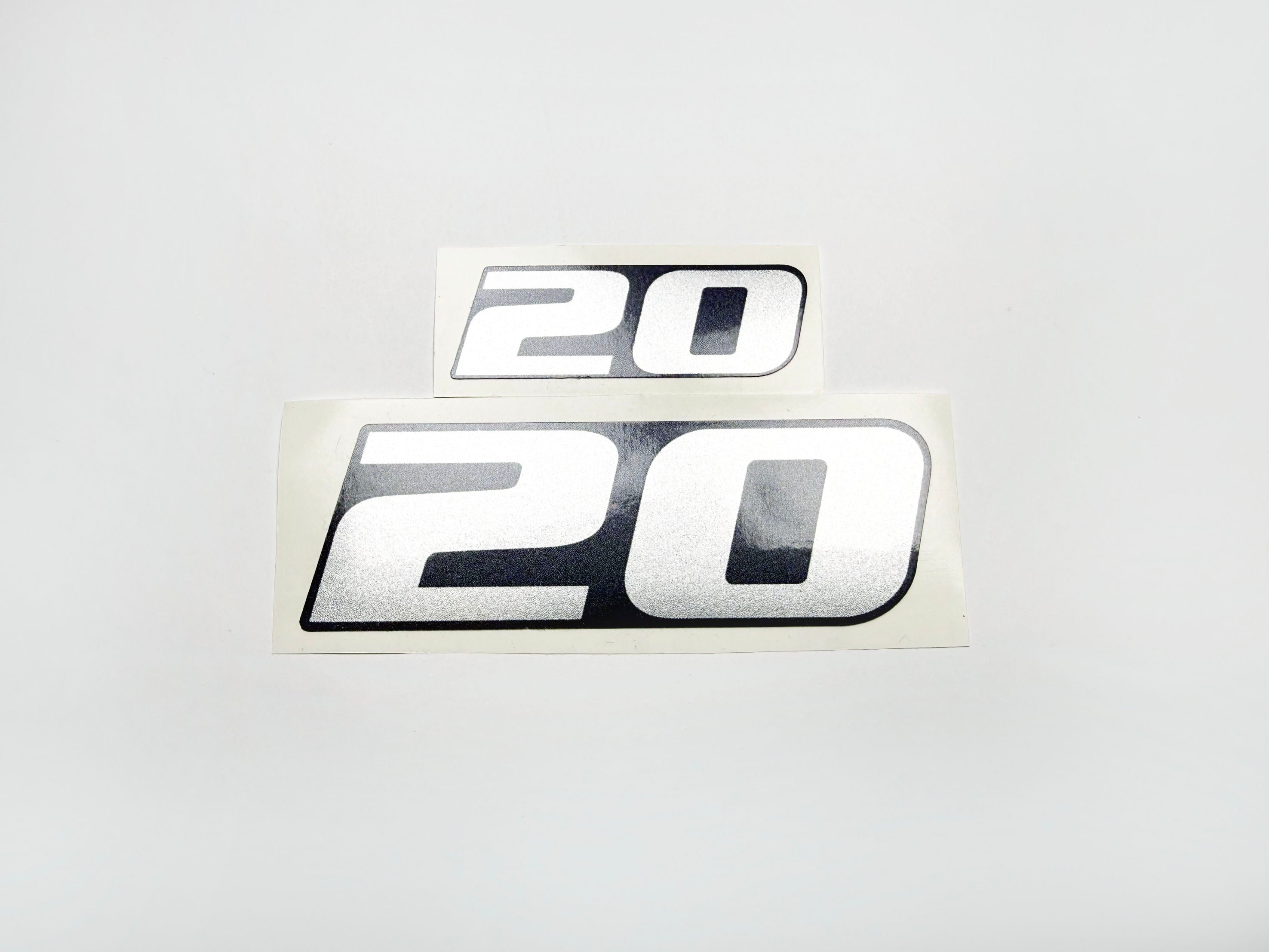 Vinyl graphic metalized silver shimmer decal number for Yamaha 20 hp four stroke outboard engine. Vinyl sticke numbers kit for yamaha 20 hp four stroke Handmade