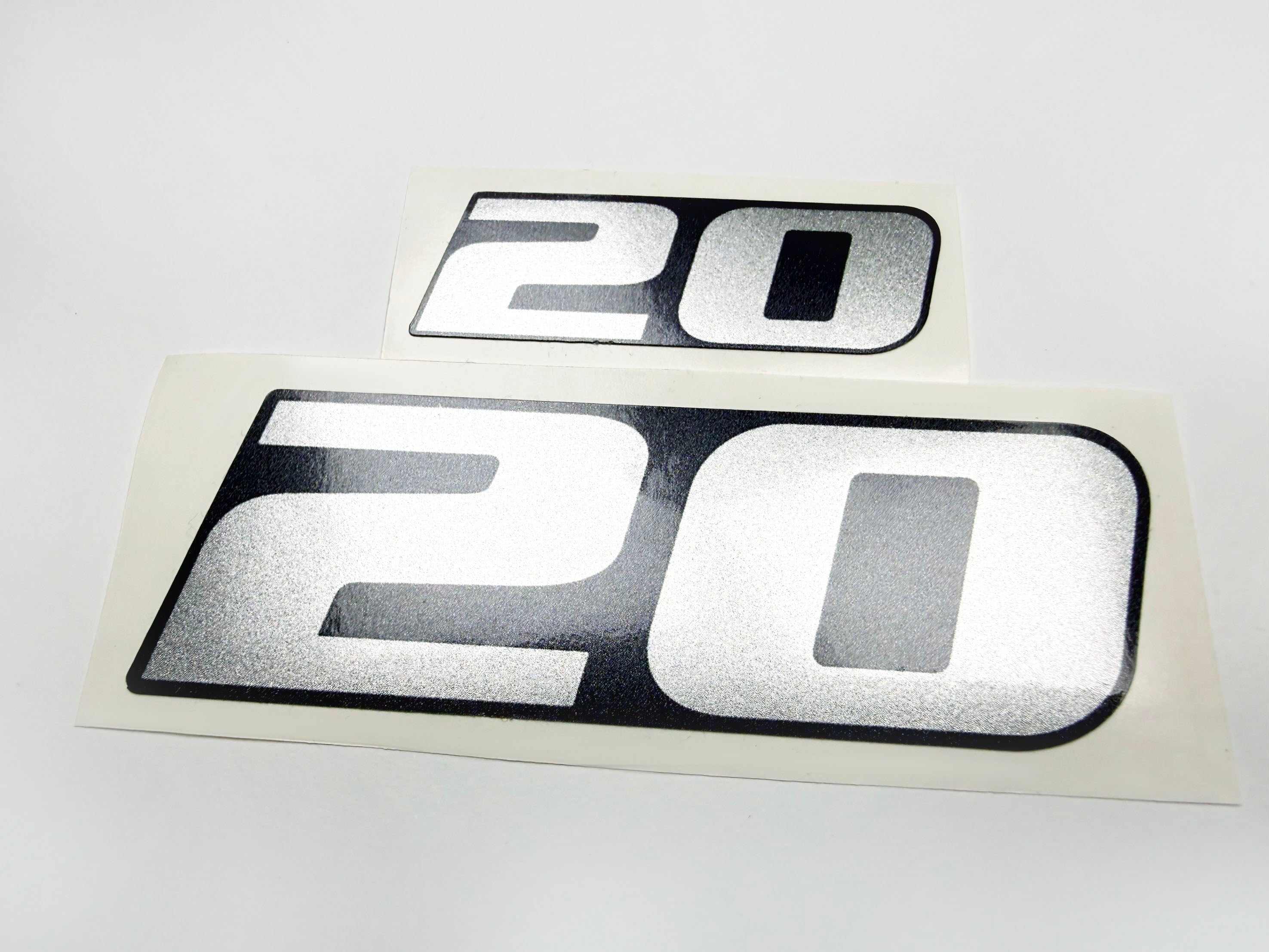 Vinyl graphic metalized silver shimmer decal number for Yamaha 20 hp four stroke outboard engine. Vinyl sticke numbers kit for yamaha 20 hp four stroke Handmade