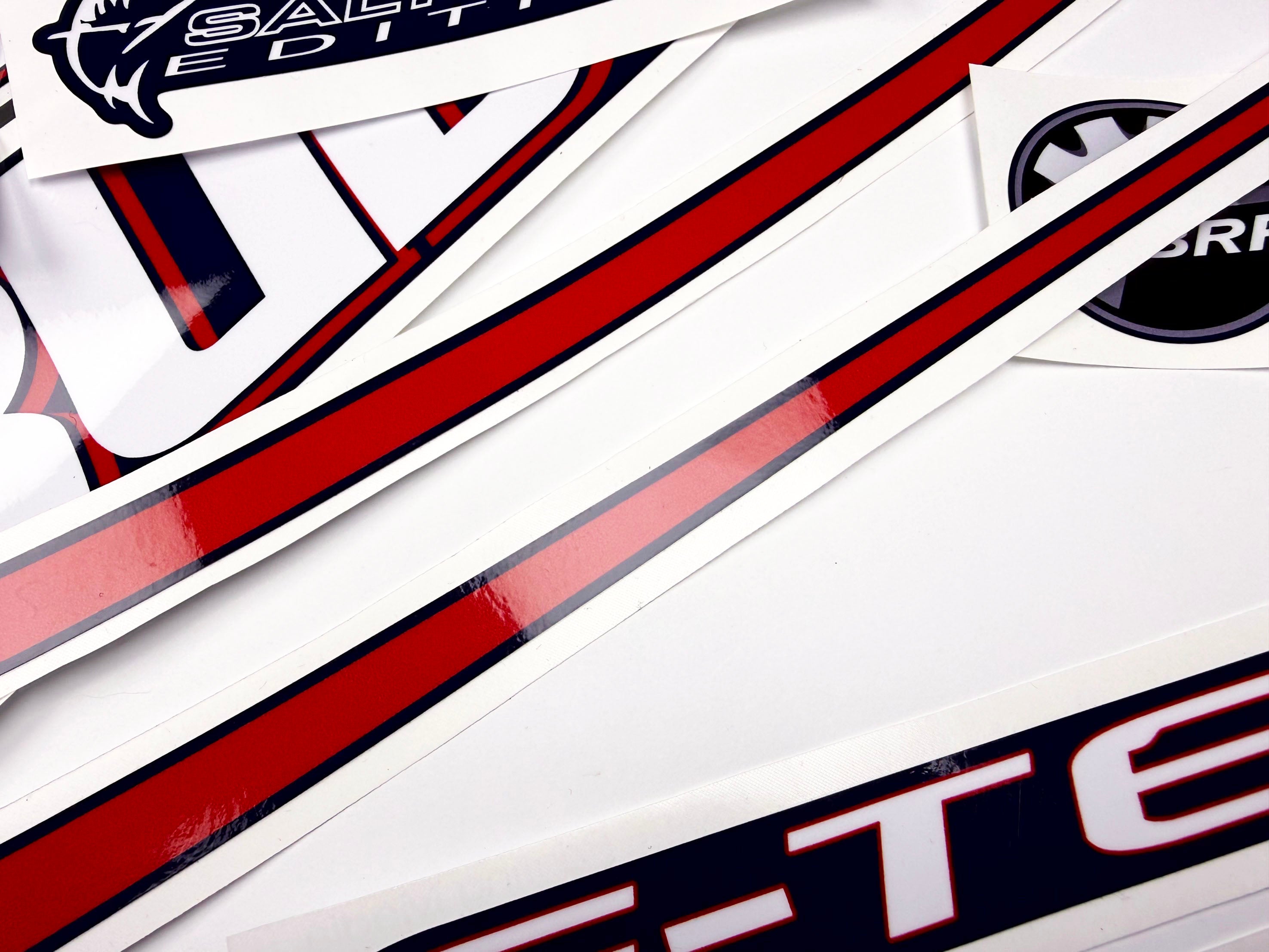 Vinyl graphic decals set suitable for Evinrude 75 hp two stroke outboard engine for blue cover cowling . Vinyl stickers kit for Ewinrude 75 hp two stroke Handmade