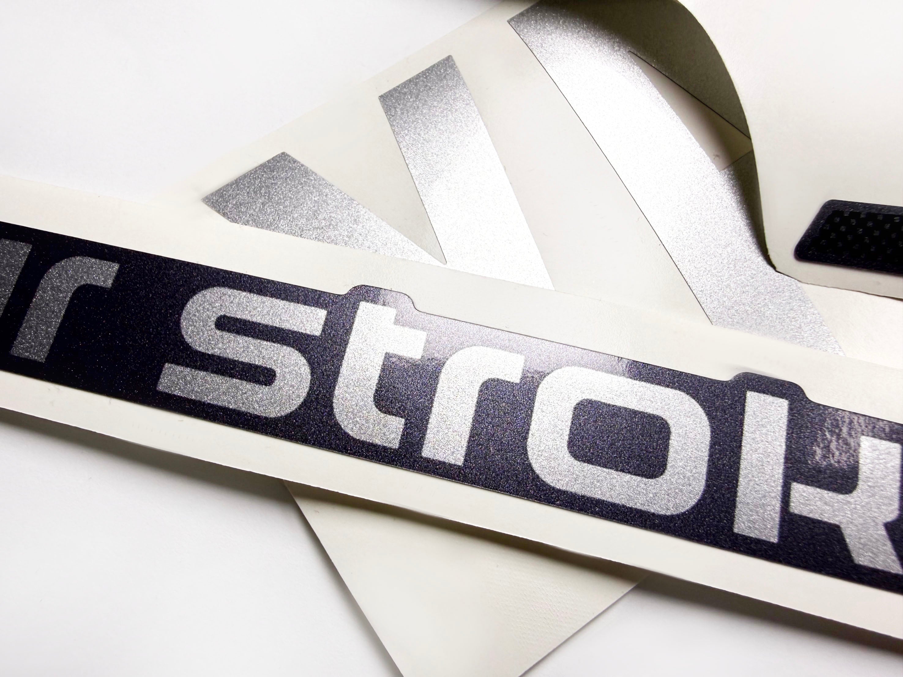 Vinyl graphic metalized silver shimmer decals set suitable for Yamaha 115 hp four stroke outboard engine. Vinyl stickers kit for Yamaha 115 hp four stroke Handmade