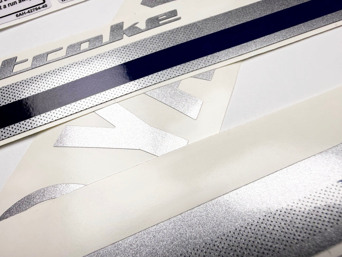 Vinyl graphic metalized silver shimmer decals set suitable for Yamaha 20 hp four stroke outboard engine. Vinyl stickers kit for Yamaha 20 hp four stroke Handmade