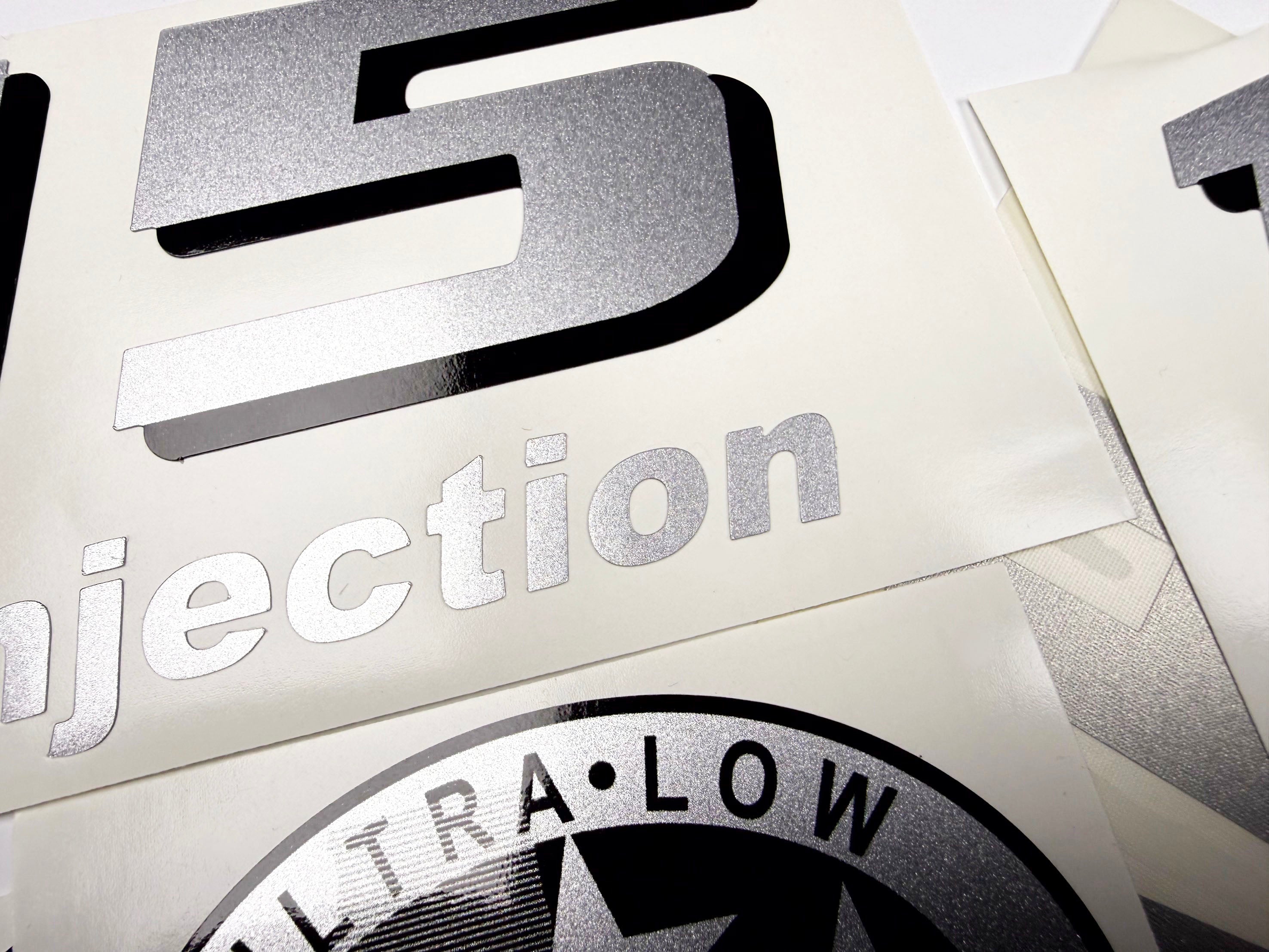 Vinyl graphic metalized silver and grey shimmer decals set suitable for Yamaha 115 hp four stroke outboard engine. Vinyl stickers kit for Yamaha 115 hp four stroke Handmade