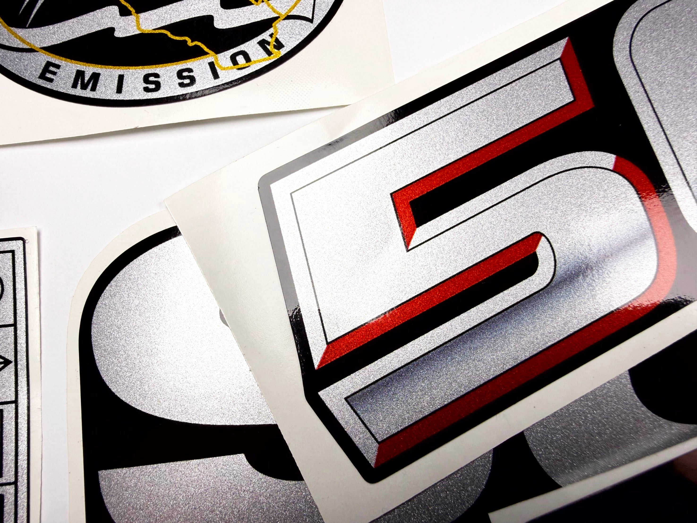 Vinyl graphic silver metalized shimmer decals set suitable for Suzuki 50 hp four stroke outboard engine. Vinyl stickers kit for suzuki 50 hp four stroke Handmade