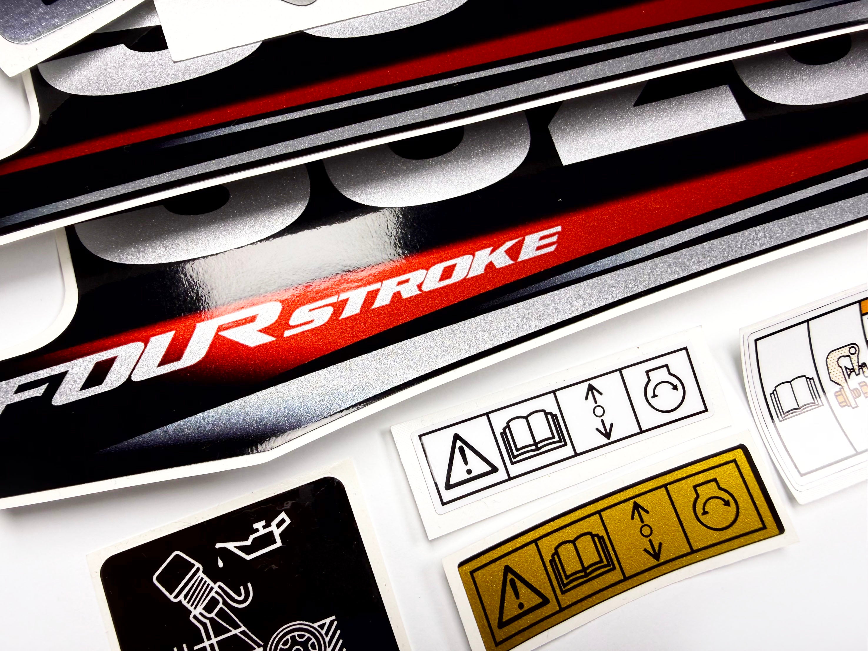 Vinyl graphic silver red shimmer decals set suitable for Suzuki 6 hp four stroke outboard engine. Vinyl stickers kit for suzuki 6 hp four stroke Handmade