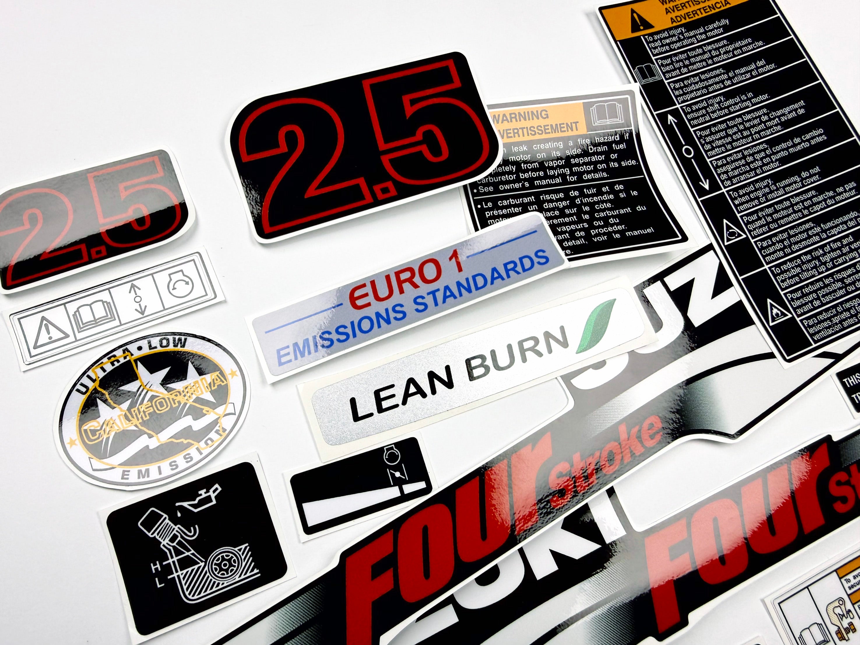 Vinyl graphic decals set suitable for Suzuki 2.5 hp four stroke outboard engine. Vinyl stickers kit for Suzuki 2.5 hp four stroke Handmade