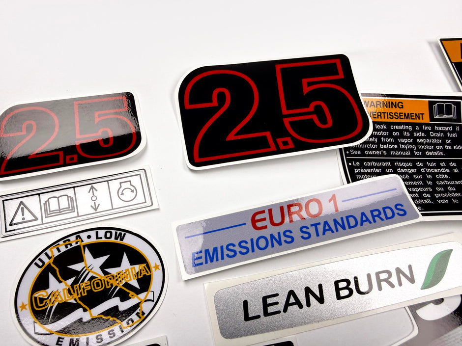Vinyl graphic decals set suitable for Suzuki 2.5 hp four stroke outboard engine. Vinyl stickers kit for Suzuki 2.5 hp four stroke Handmade