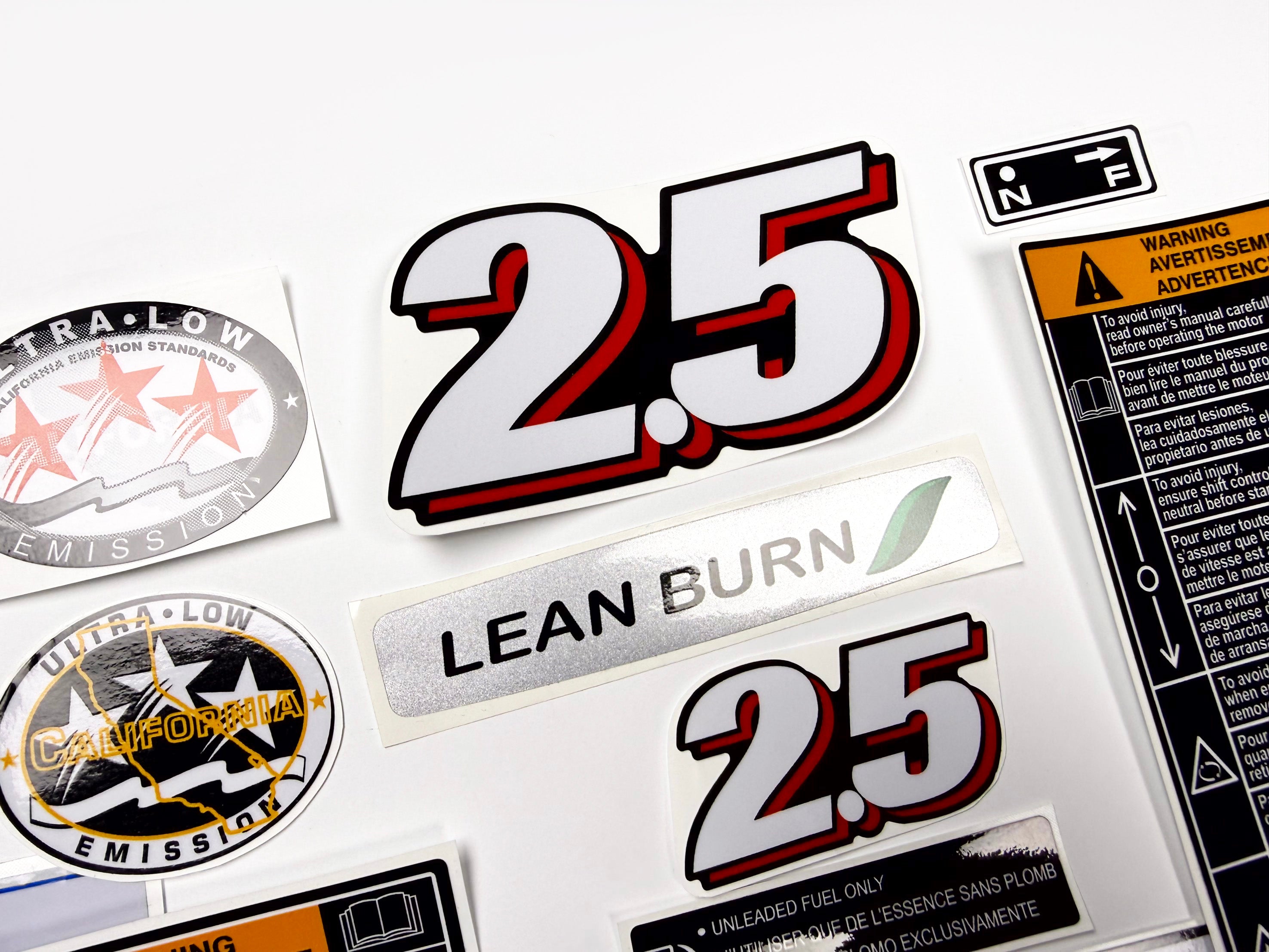 Vinyl graphic decals set suitable for Suzuki 2.5 hp four stroke outboard engine. Vinyl stickers kit for Suzuki 2.5 hp four stroke Handmade