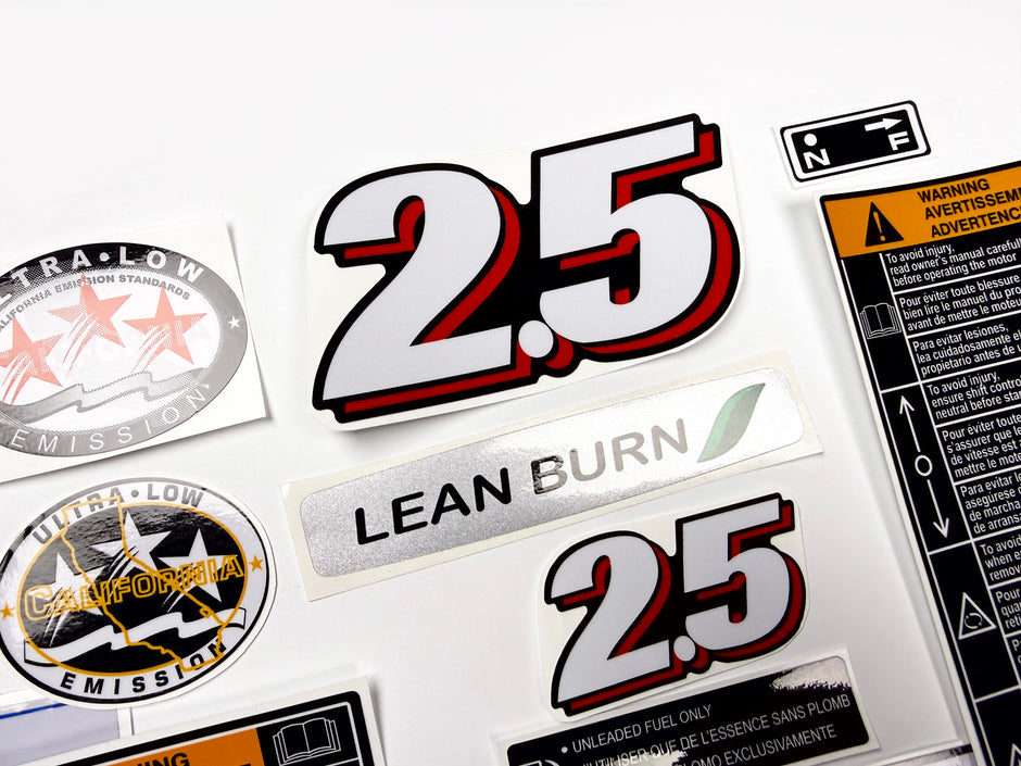 Vinyl graphic decals set suitable for Suzuki 2.5 hp four stroke outboard engine. Vinyl stickers kit for Suzuki 2.5 hp four stroke Handmade