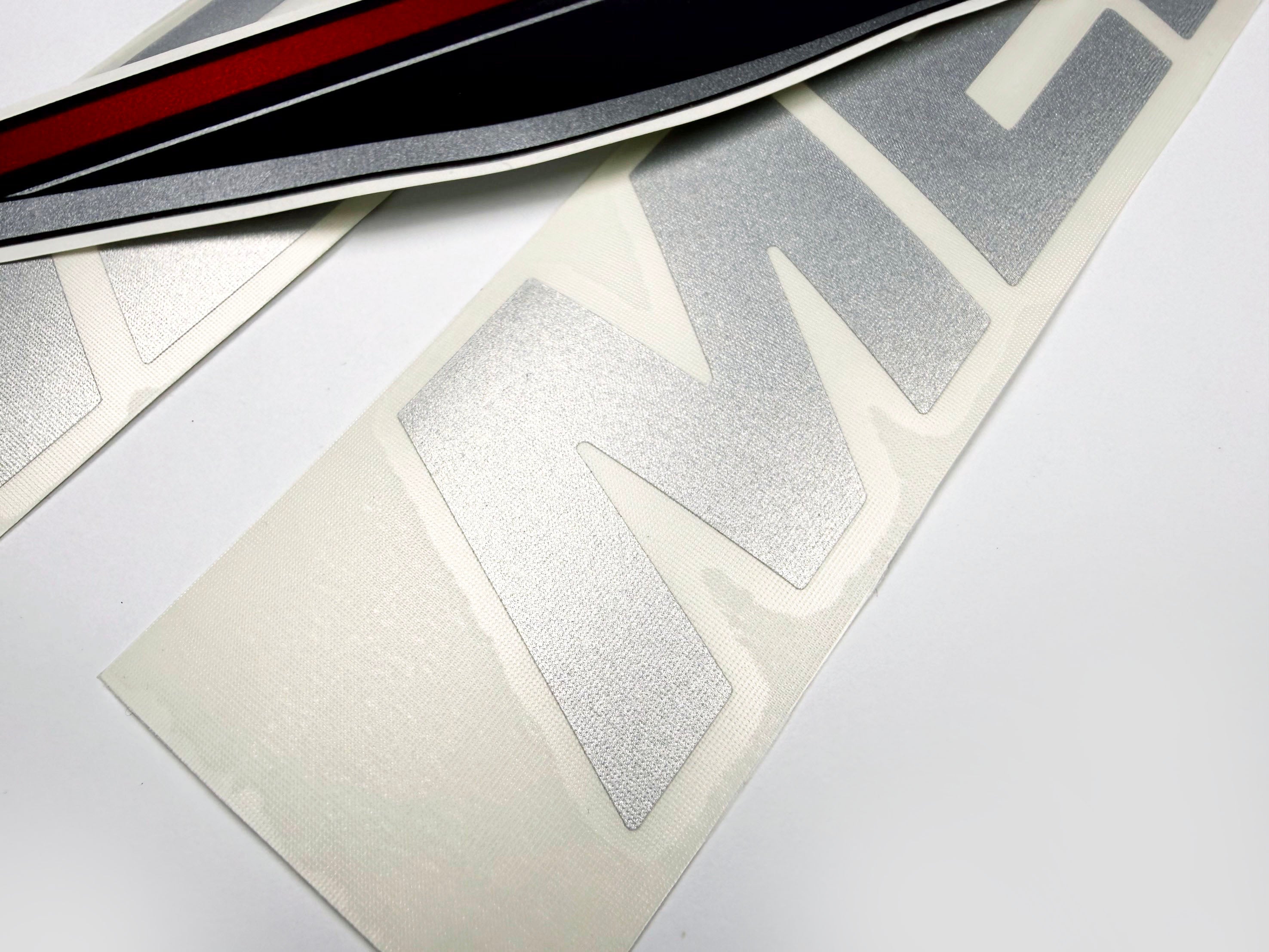 Vinyl graphic silver shimmer decals set suitable for Mercury 10 hp four stroke outboard engine. Vinyl silver shimmer stickers kit for Mercury 10 hp four stroke Handmade