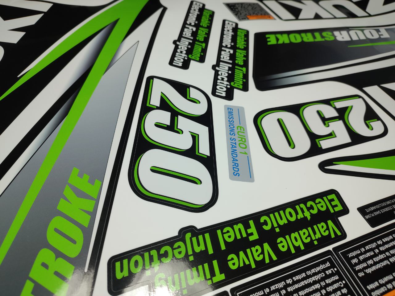 Vinyl graphic green decals set suitable for Suzuki 250 hp four stroke outboard engine. Vinyl stickers kit for Suzuki hp four stroke Handmade